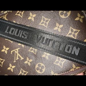 LV MULTI POCHETTE ACCESSOIRES